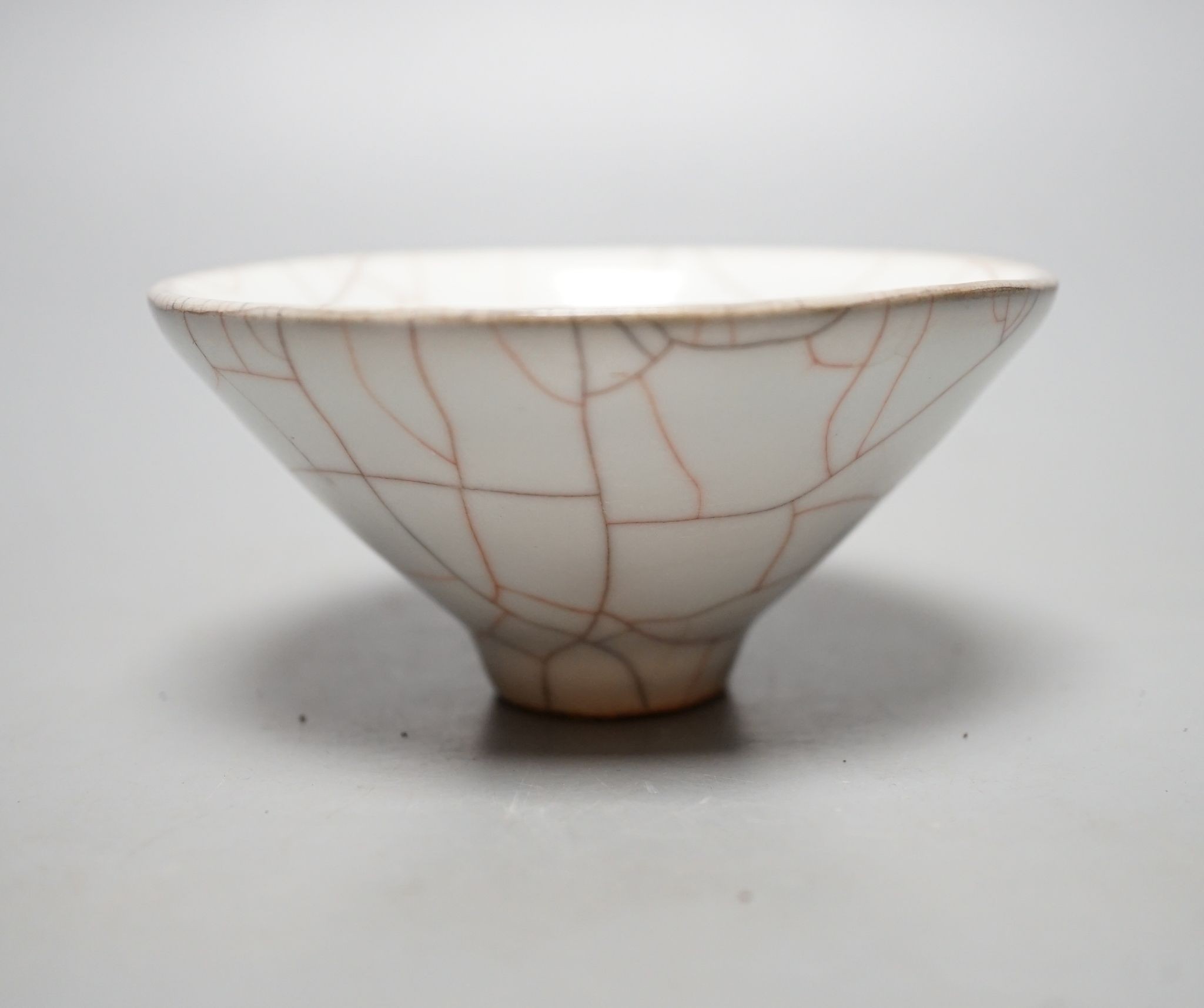 A Chinese crackle glaze bowl, 5cms high.